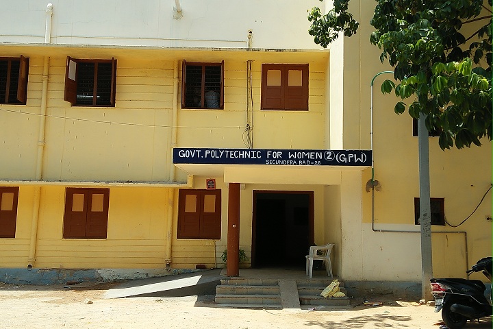 https://cache.careers360.mobi/media/colleges/social-media/media-gallery/25758/2019/10/4/Campus view of Government Polytechnic for Women Secunderabad_Campus-view.jpg